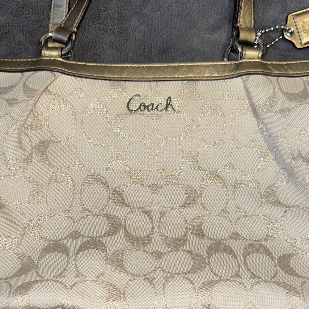 Coach Beige and Brown Signature Shoulder Bag - Picture 4 of 11